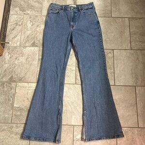 Abercrombie and Fitch Vintage High Rise Flares! Size 29. Long inseam.